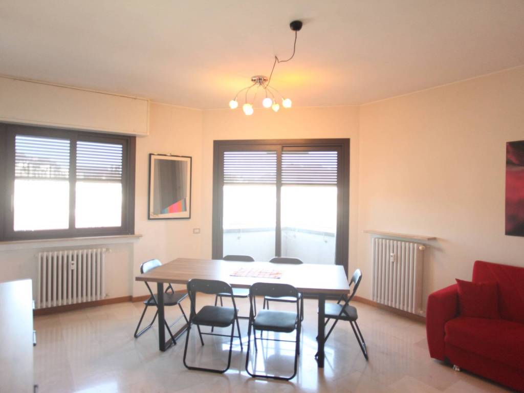 appartamento in vendita a Varese in zona Bizzozero