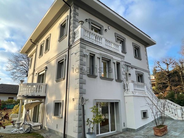 casa indipendente in vendita a Varese