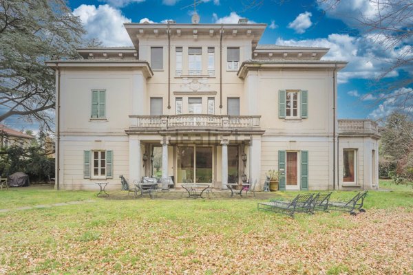 casa indipendente in vendita a Varese in zona Sant'Ambrogio