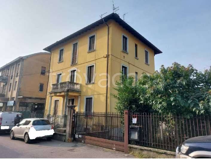 appartamento in vendita a Varese in zona Giubiano