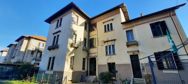 appartamento in vendita a Varese in zona Biumo