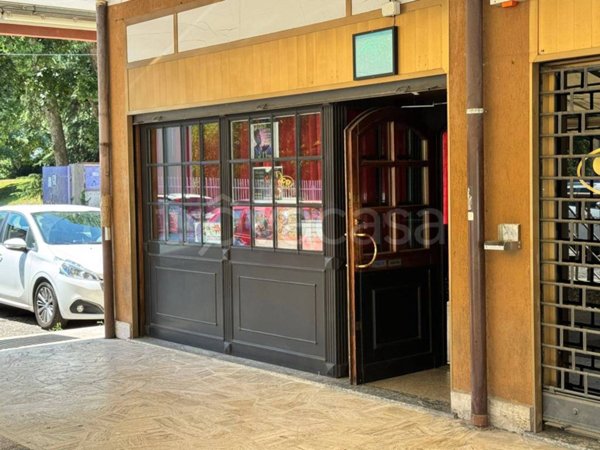 negozio in vendita a Varese in zona Giubiano