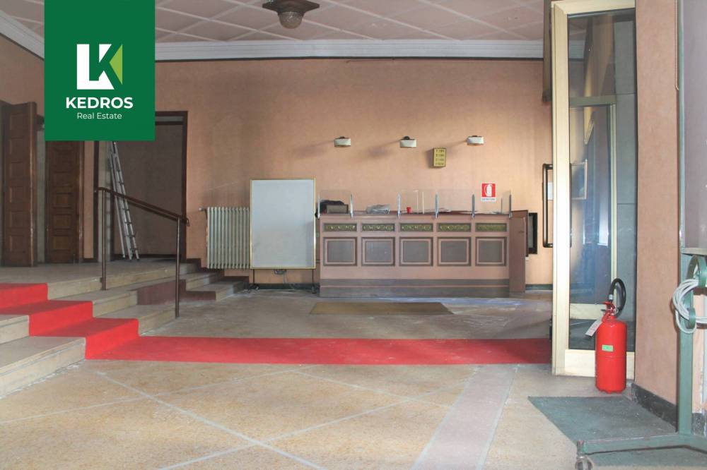 locale commerciale in vendita a Varese in zona Biumo