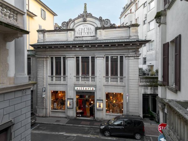 locale commerciale in vendita a Varese in zona Biumo
