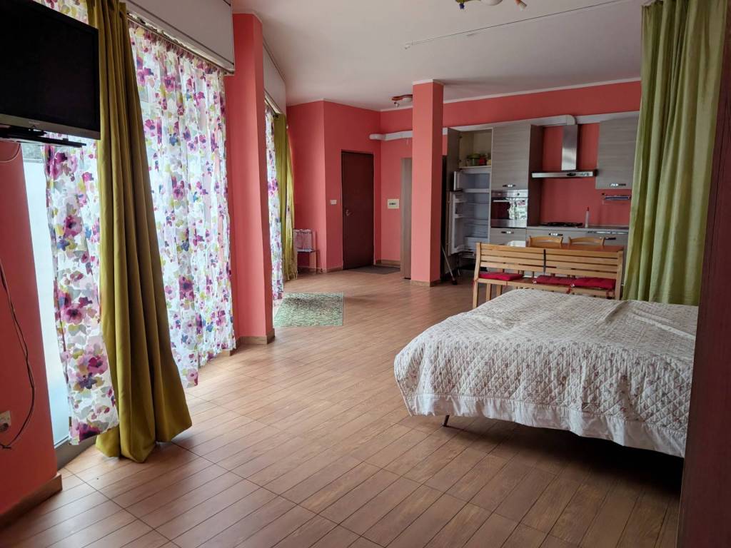 appartamento in vendita a Varese in zona Giubiano