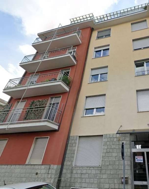 appartamento in vendita a Varese in zona Biumo