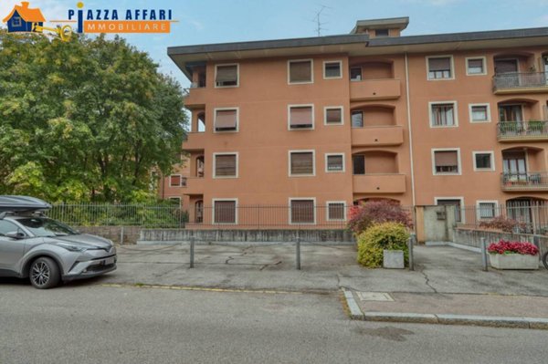 appartamento in vendita a Varese in zona Biumo