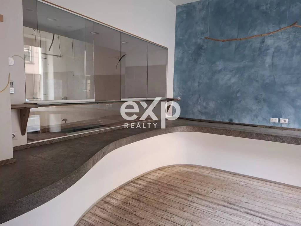 negozio in vendita a Varese in zona Centro Città