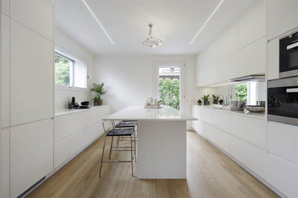 casa indipendente in vendita a Varese in zona Casbeno