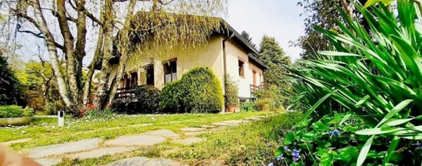 casa indipendente in vendita a Varese