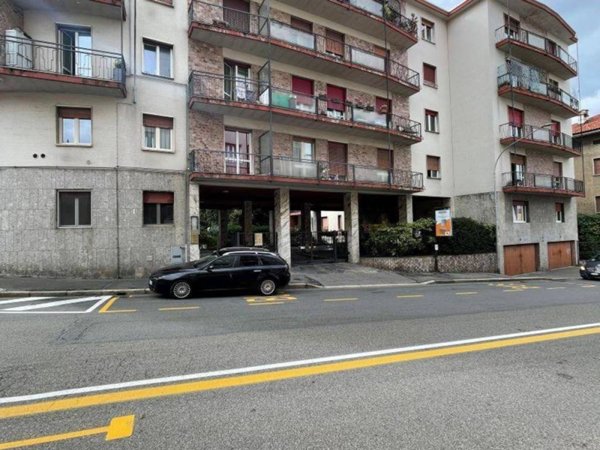 appartamento in vendita a Varese in zona Giubiano