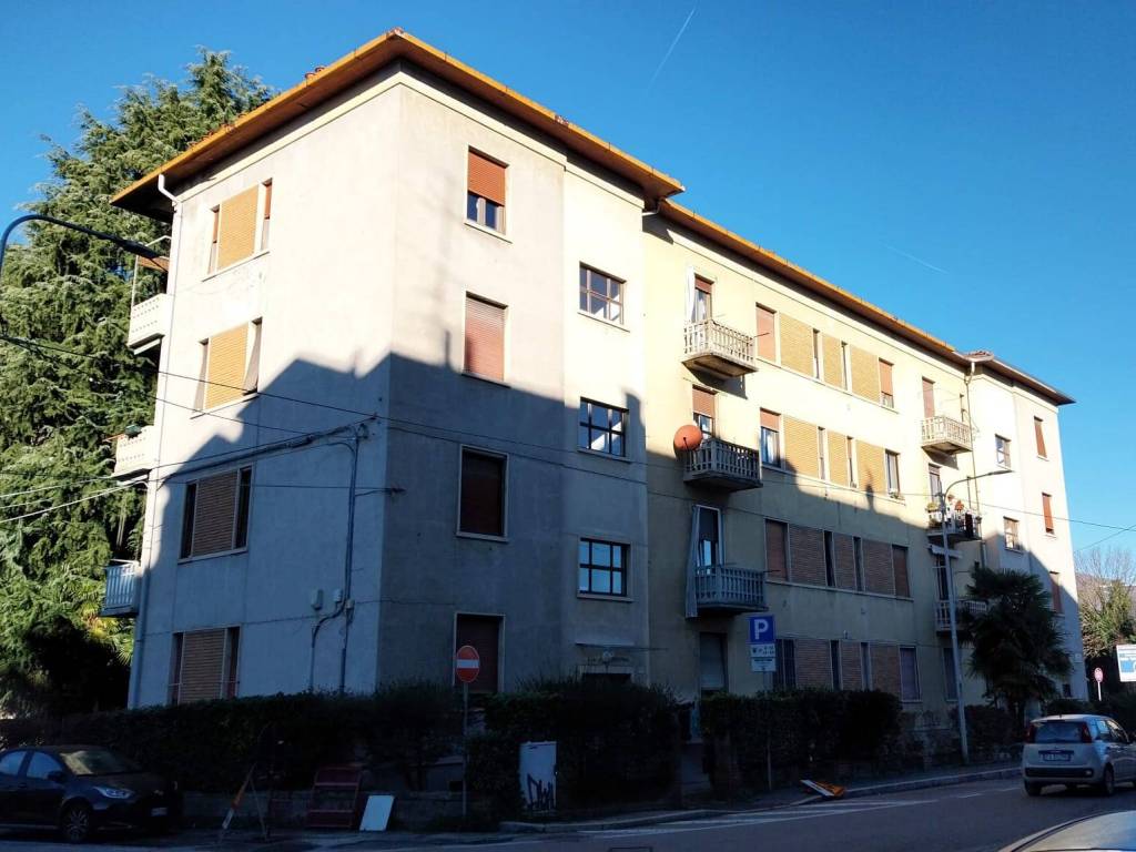 appartamento in vendita a Varese in zona Biumo
