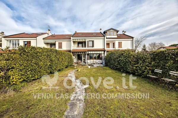 casa indipendente in vendita a Varese in zona Centro Città