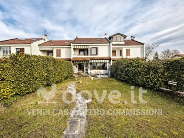 casa indipendente in vendita a Varese in zona Bobbiate