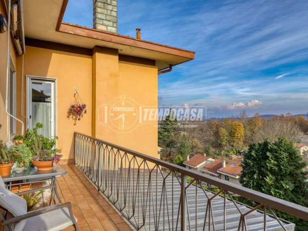 casa indipendente in vendita a Varese in zona Giubiano