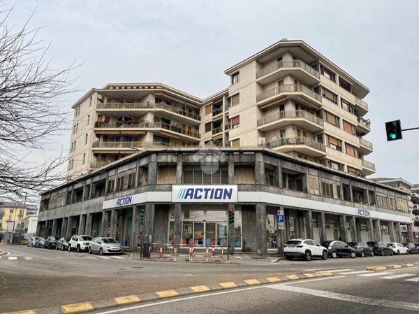 appartamento in vendita a Varese in zona Biumo