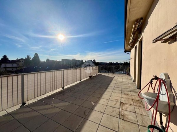 appartamento in vendita a Varese in zona Giubiano