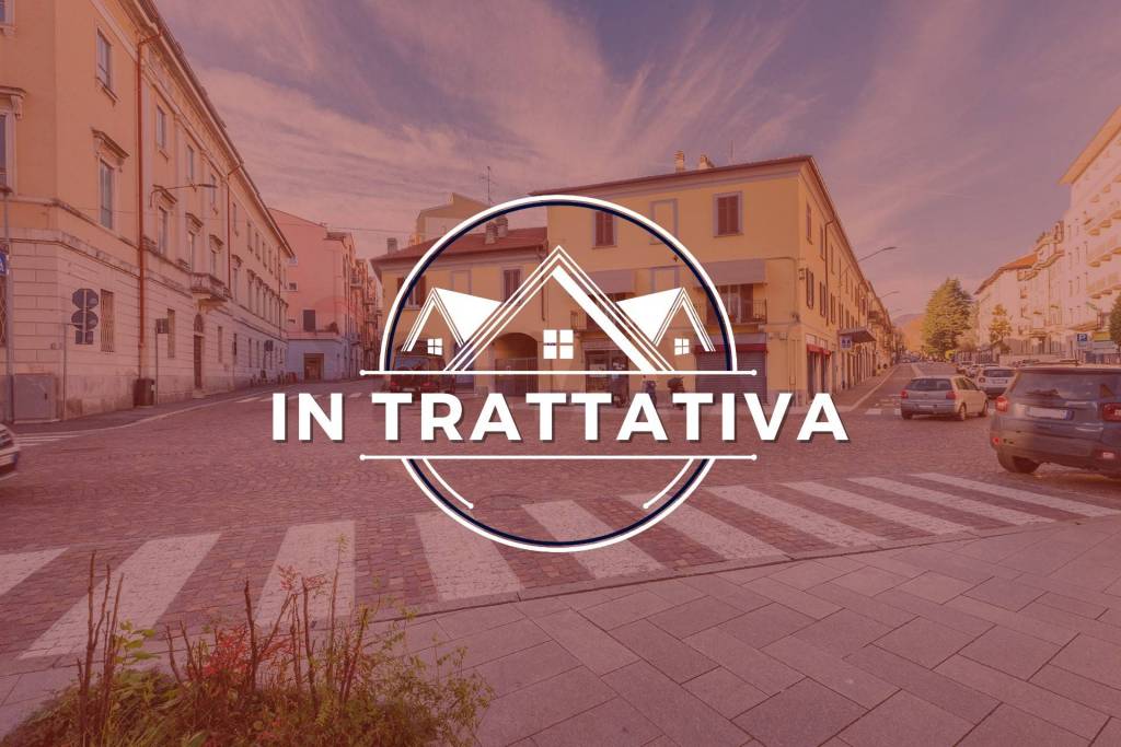 appartamento in vendita a Varese in zona Centro Città
