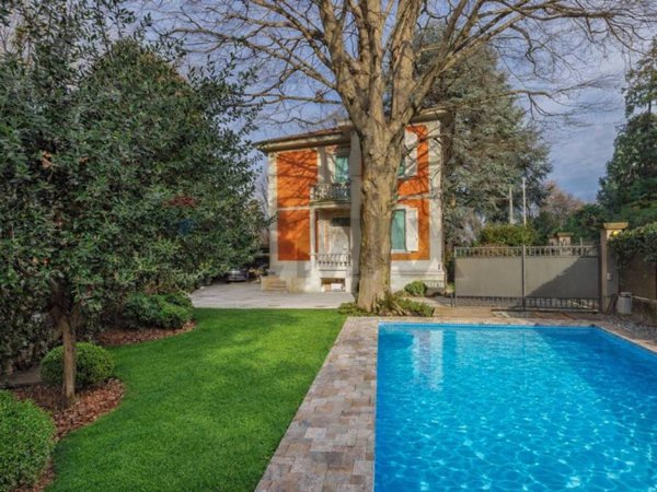 casa indipendente in vendita a Varese in zona Ippodromo