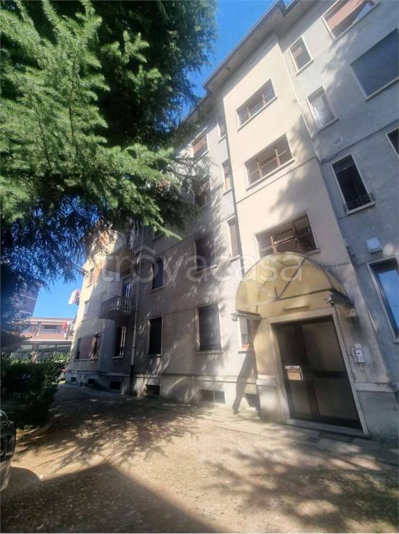 appartamento in vendita a Varese in zona Biumo