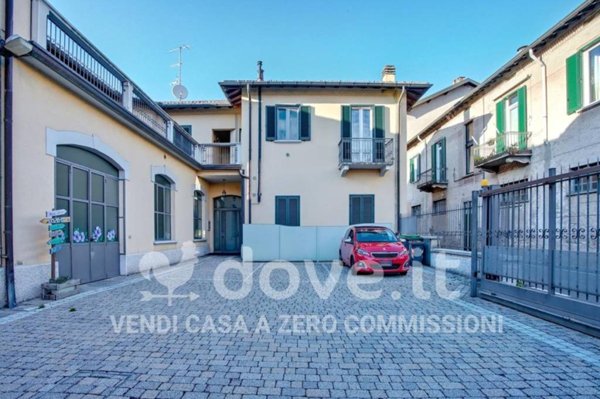 appartamento in vendita a Varese in zona Giubiano