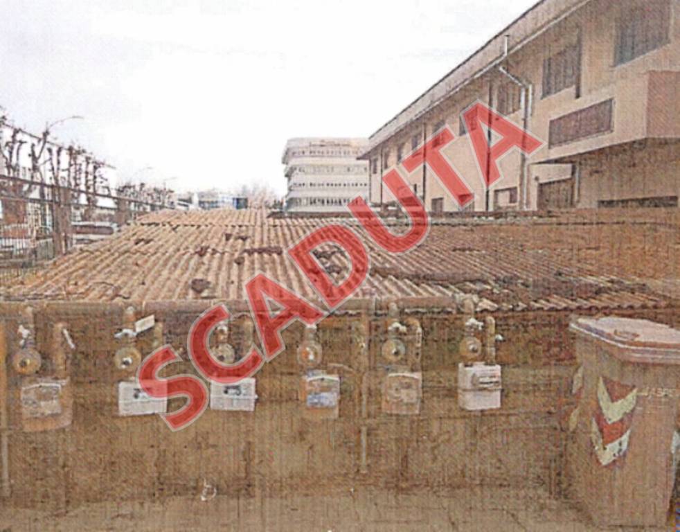 locale commerciale in vendita a Varese in zona Viale Belforte