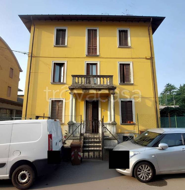 appartamento in vendita a Varese in zona Giubiano