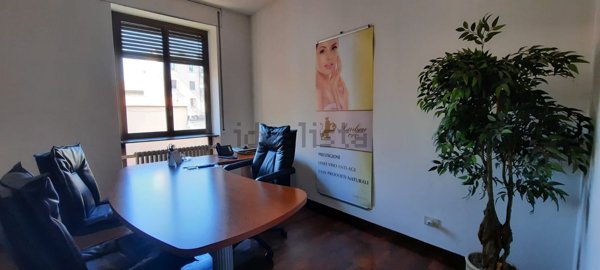 appartamento in vendita a Varese in zona Biumo