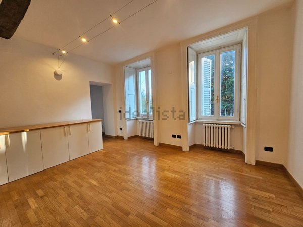 appartamento in vendita a Varese in zona Sant'Ambrogio