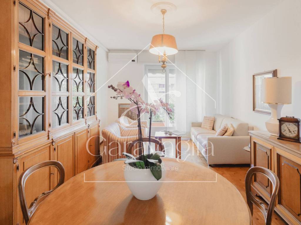 appartamento in vendita a Varese in zona Brunella