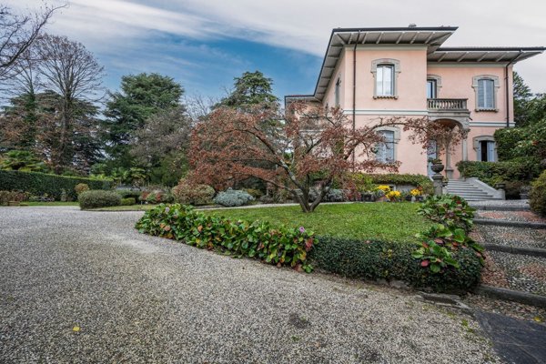 appartamento in vendita a Varese in zona Giubiano