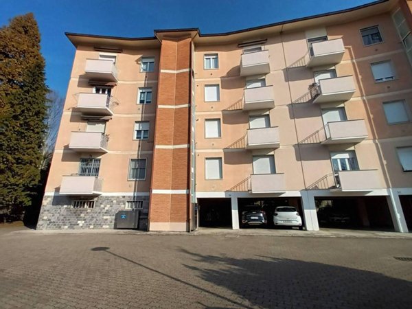 appartamento in vendita a Varese in zona Ippodromo