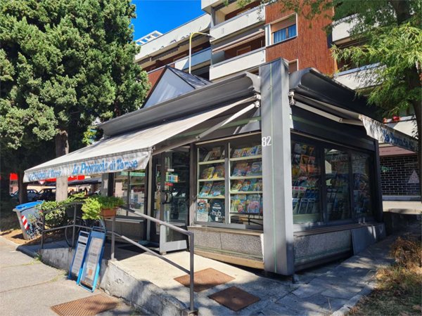 negozio in vendita a Varese in zona Masnago