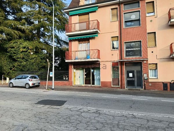 negozio in vendita a Varese in zona Ippodromo