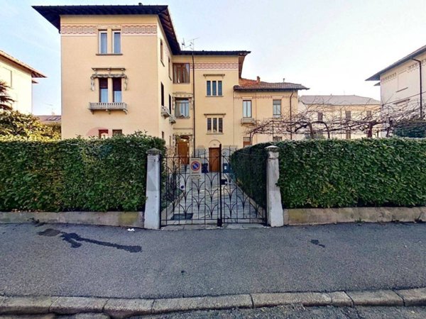 appartamento in vendita a Varese in zona Giubiano