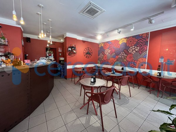 negozio in vendita a Varese in zona Centro Città