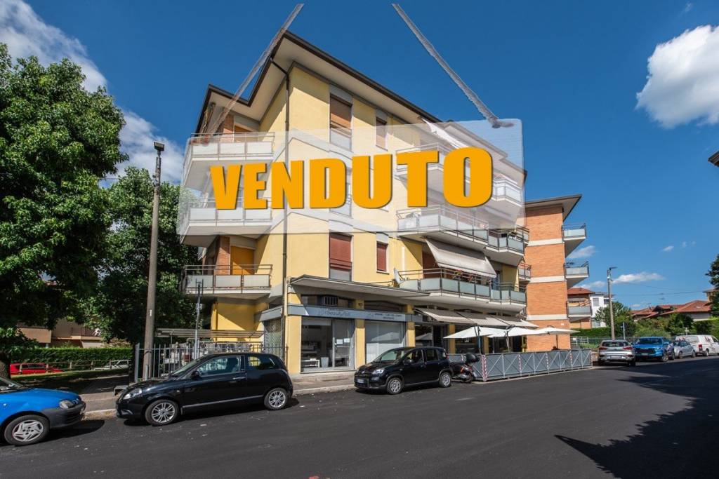 appartamento in vendita a Varese in zona Giubiano