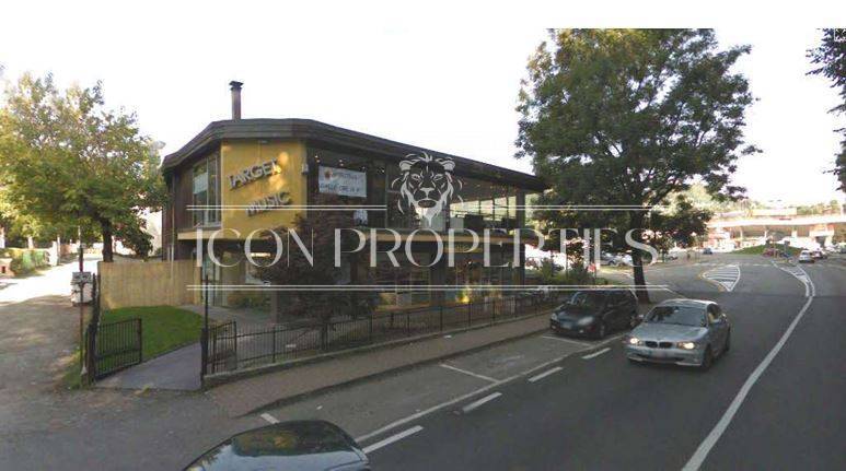 negozio in vendita a Varese in zona Centro Città