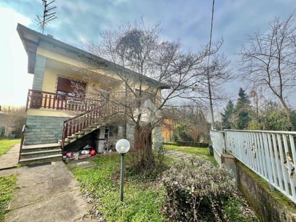 casa indipendente in vendita a Varese in zona Bizzozero