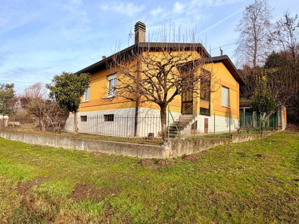 casa indipendente in vendita a Varese