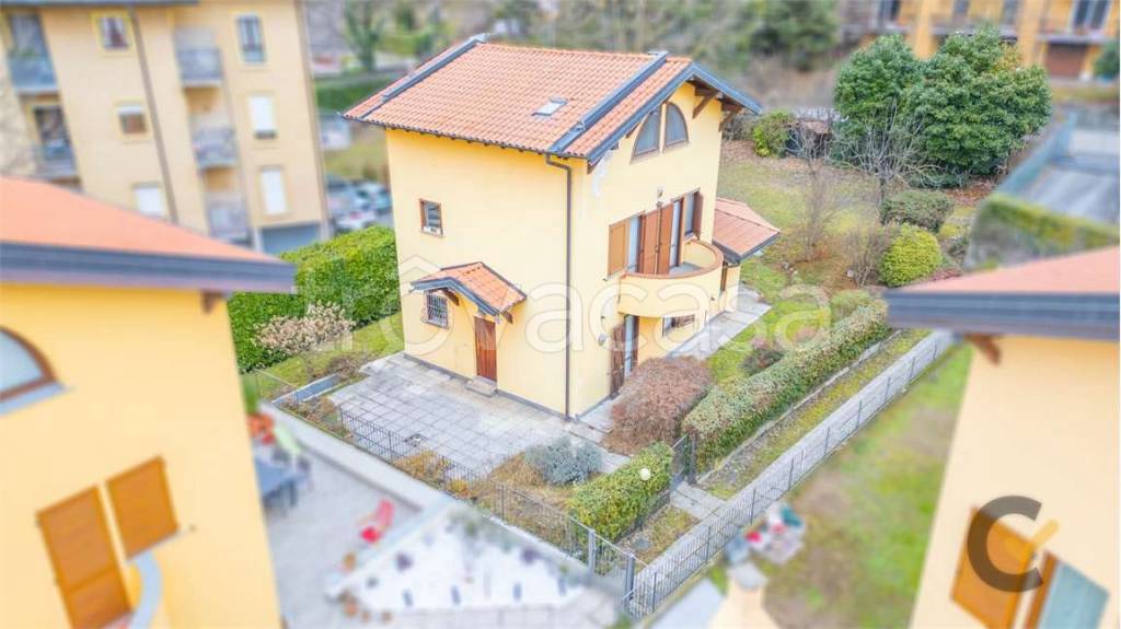 casa indipendente in vendita a Varese in zona Masnago