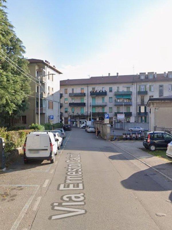 appartamento in vendita a Varese in zona Biumo