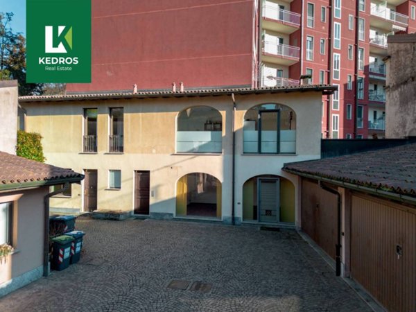 casa indipendente in vendita a Varese in zona Centro Città
