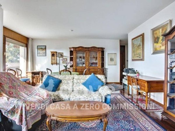 appartamento in vendita a Varese in zona Casbeno