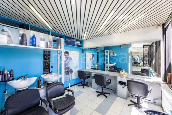 negozio in vendita a Varese in zona Centro Città