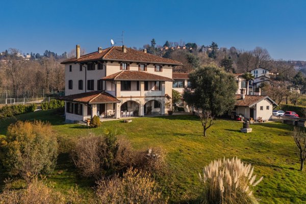 casa indipendente in vendita a Varese