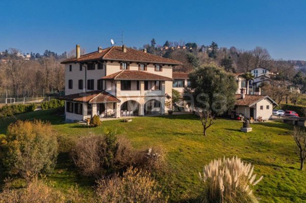 casa indipendente in vendita a Varese in zona Viale Europa