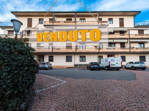 appartamento in vendita a Varese in zona Giubiano