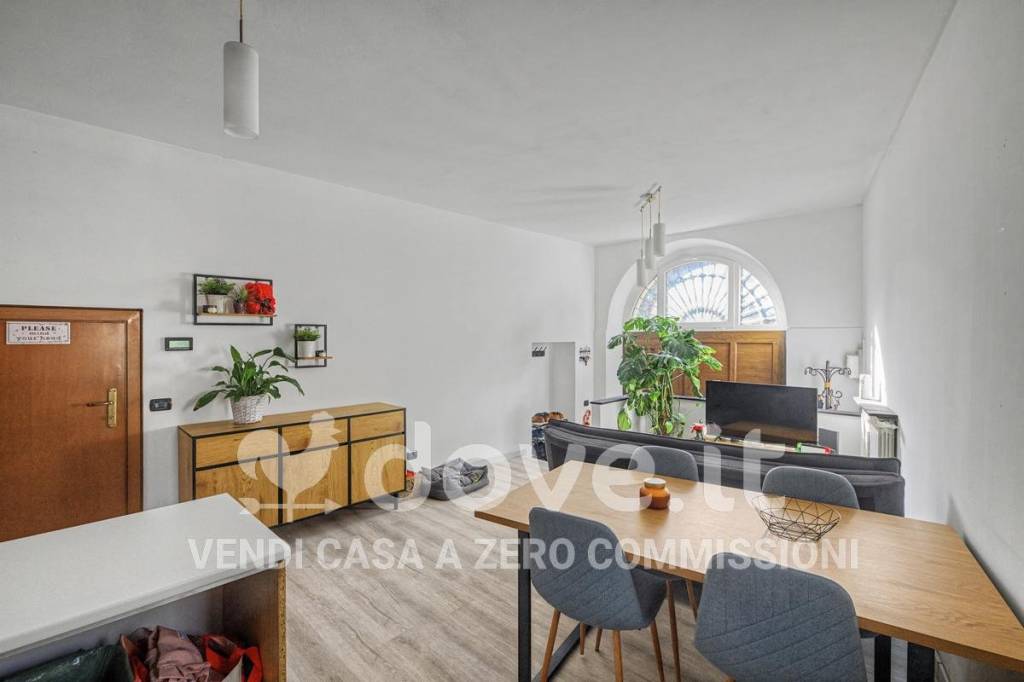 appartamento in vendita a Varese in zona Biumo