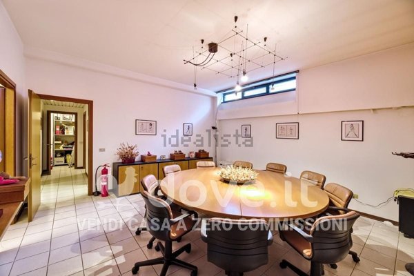 appartamento in vendita a Varese in zona Centro Città